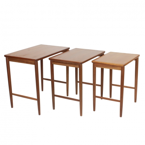 Zestaw trzech stolików tekowych, Opal...