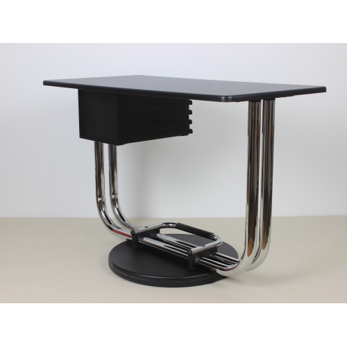 Obrotowe biurko proj. E. Sottsass,...