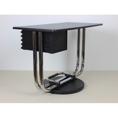 Obrotowe biurko proj. E. Sottsass,...