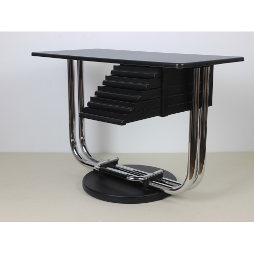 Obrotowe biurko proj. E. Sottsass,...