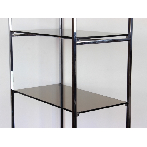 Chromowany regał ze szklanymi...