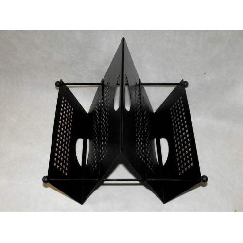 Czarny, stalowy gazetnik, lata 70.