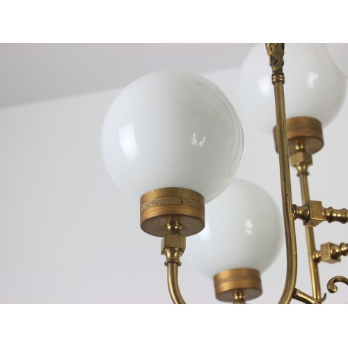 Mosiężny żyrandol ze szklanymi...