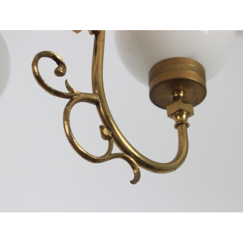 Mosiężny żyrandol ze szklanymi...