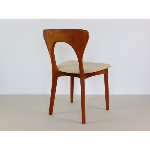 Para krzeseł tekowych proj. Niels...