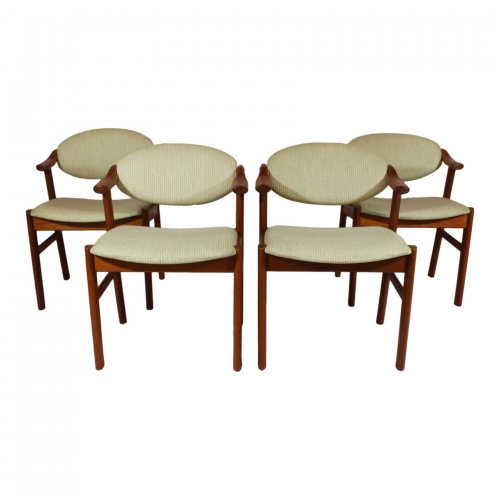 Komplet 4 krzeseł, proj. K....