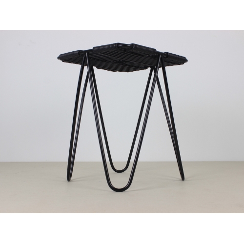 Kultowy taboret proj. W. Wołkowski,...