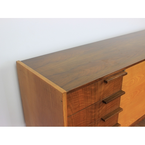 Komoda, proj. F. Mazulanik, UP...