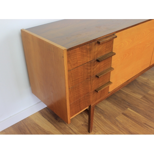 Komoda, proj. F. Mazulanik, UP...