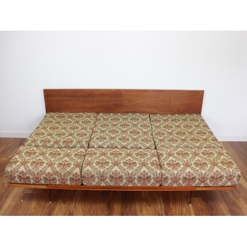 Sofa, proj. F. Mazulanik, UP Závody,...