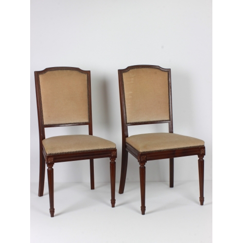 Para drewnianych krzeseł, lata 60.