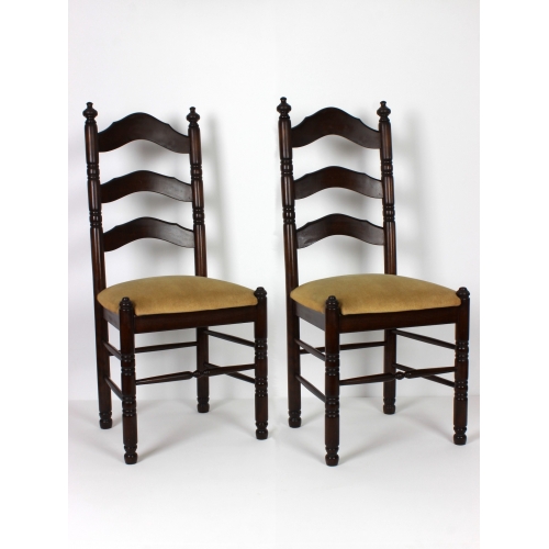 Para drewnianych krzeseł, lata 70.